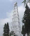 برج اتصالات من المقاطع الحديدية الزاوية بأربع أرجل